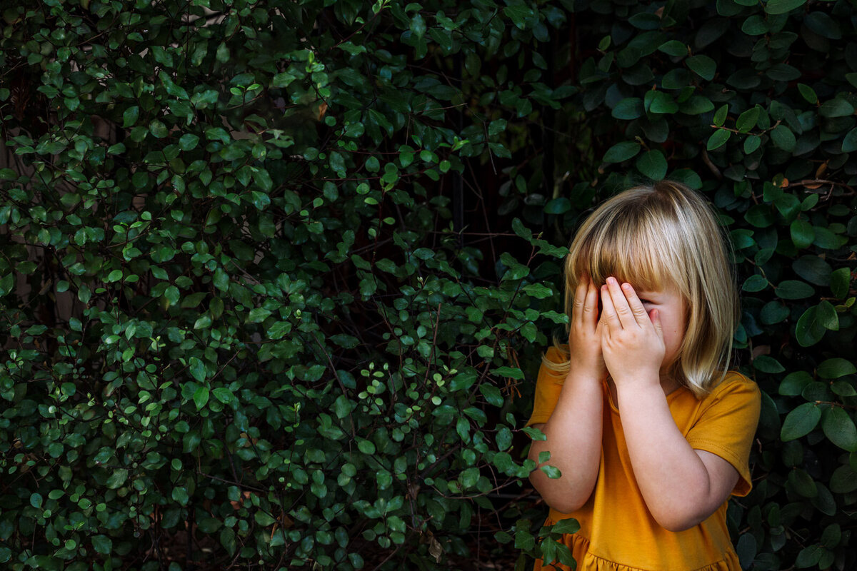 portrait-of-girl-playing