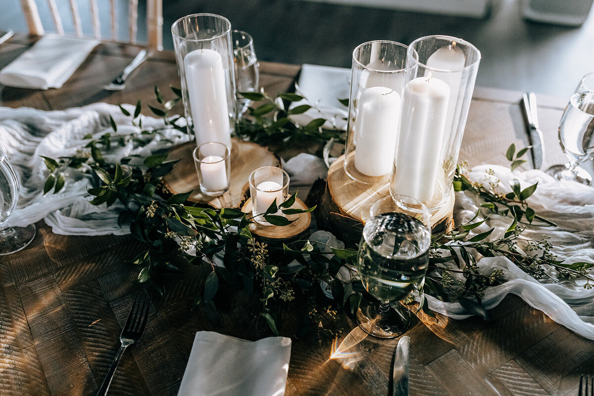 wedding table decor with candles