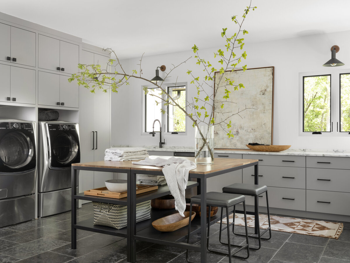 country3_DanaLynch4_17_23_RusticWhite007