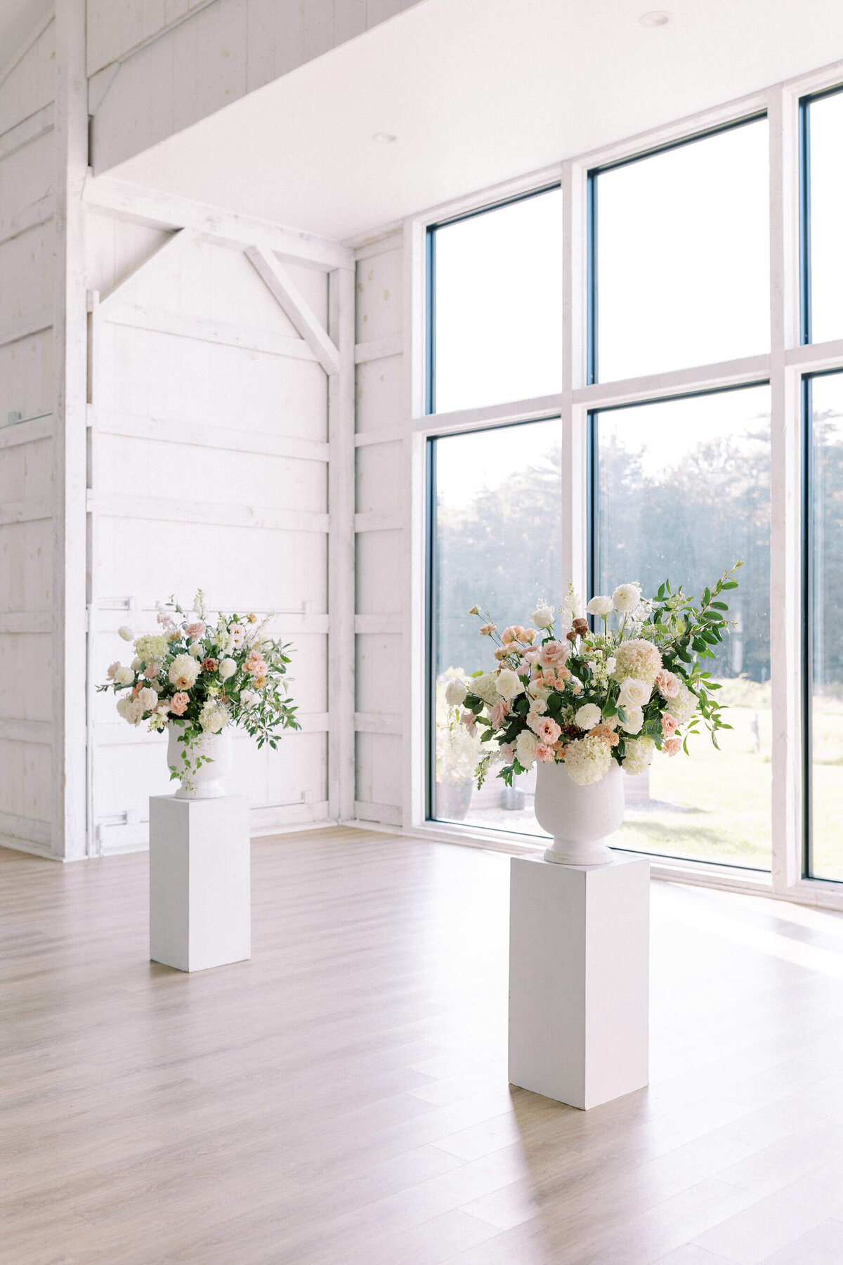 greenery-mckenzies-farm-wedding-florals-16