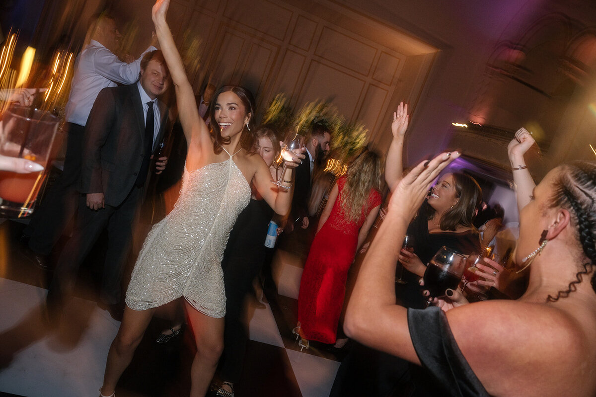 bride-wedding-reception-dj-luxury-elegant-classy