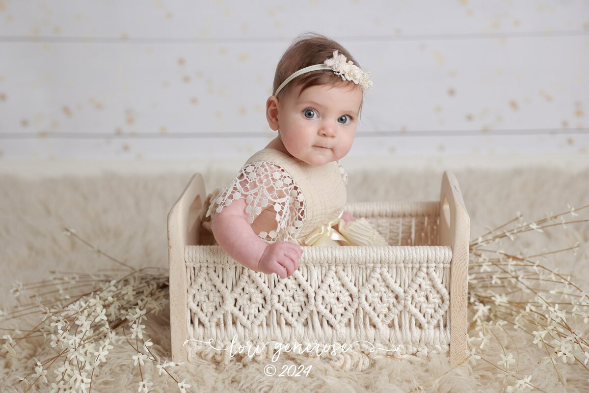 lehigh-valley-photographer-lori-generose-lg-photography-first-birthday-cake-smash-girl-lititz-pa