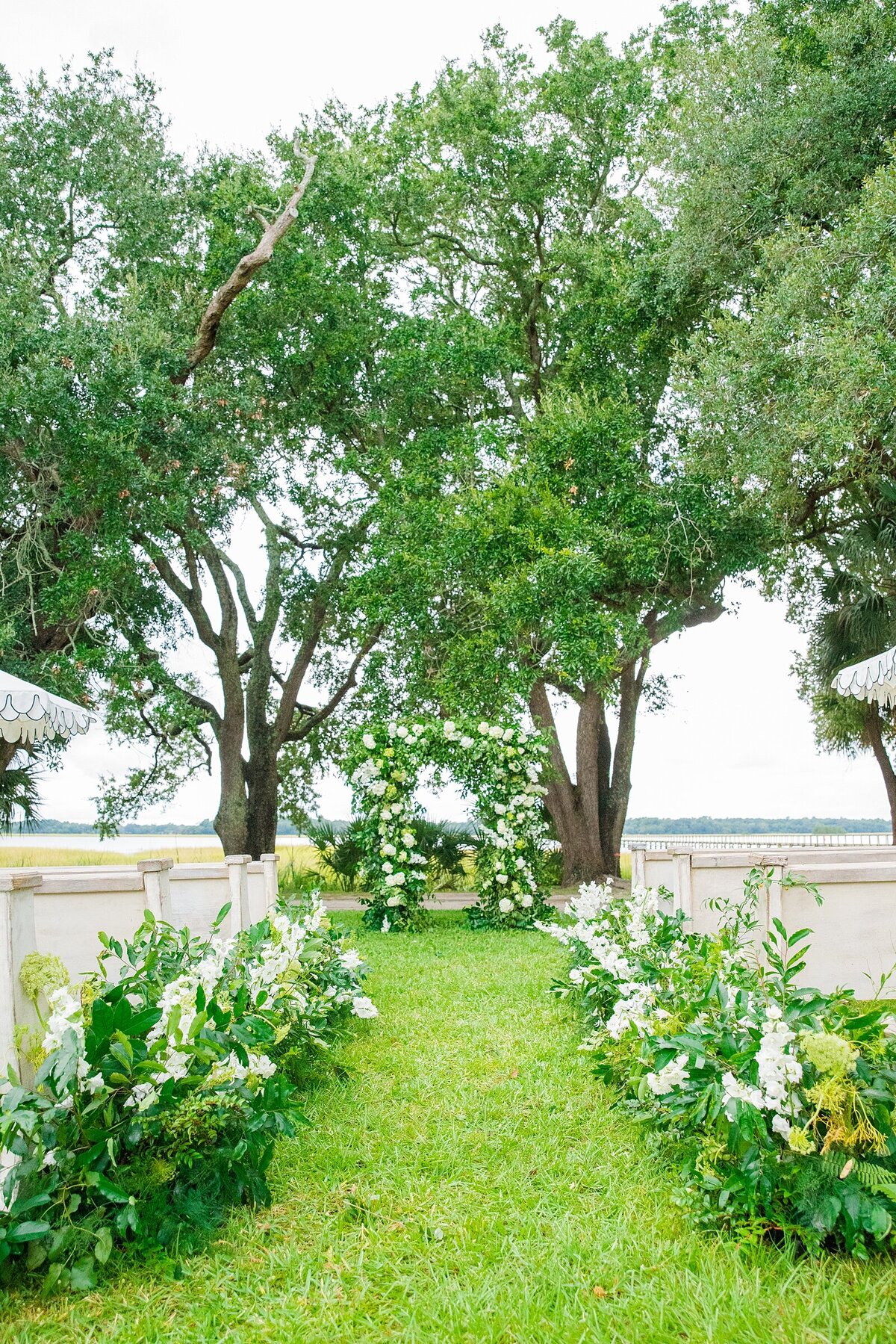 Luxury-Wedding-Lowndes-Grove-Charleston-Photographer-Dana-Cubbage_0085