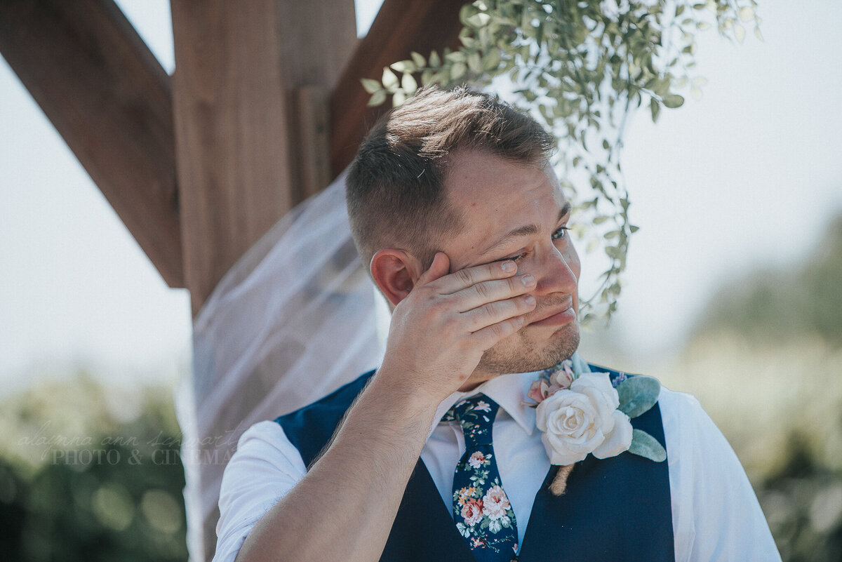 ceremony _ alaynna ann schwartz _ harpors vinyard _ iowa photographer _ playlife photography_0118