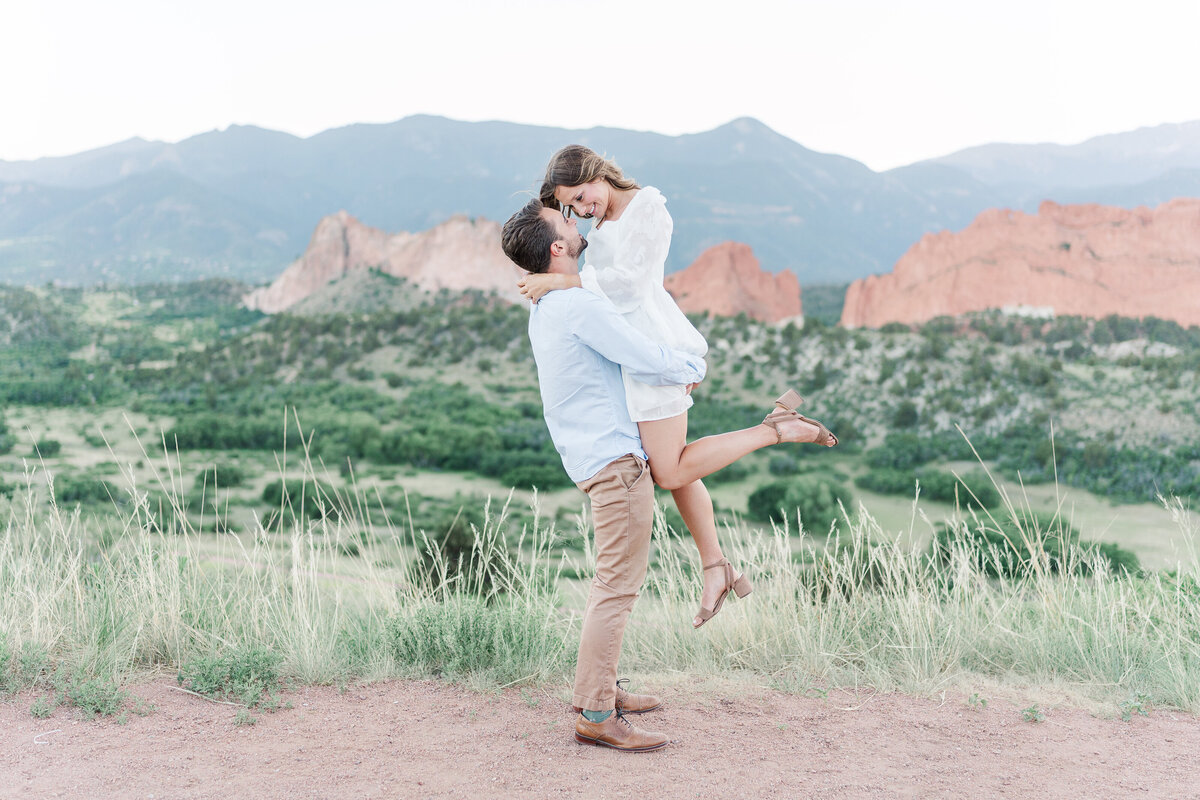 Garden of the Gods Red Rocks Colorado Springs Epic Romantic Engagement Pictures Elena Spraguer Photography 0076