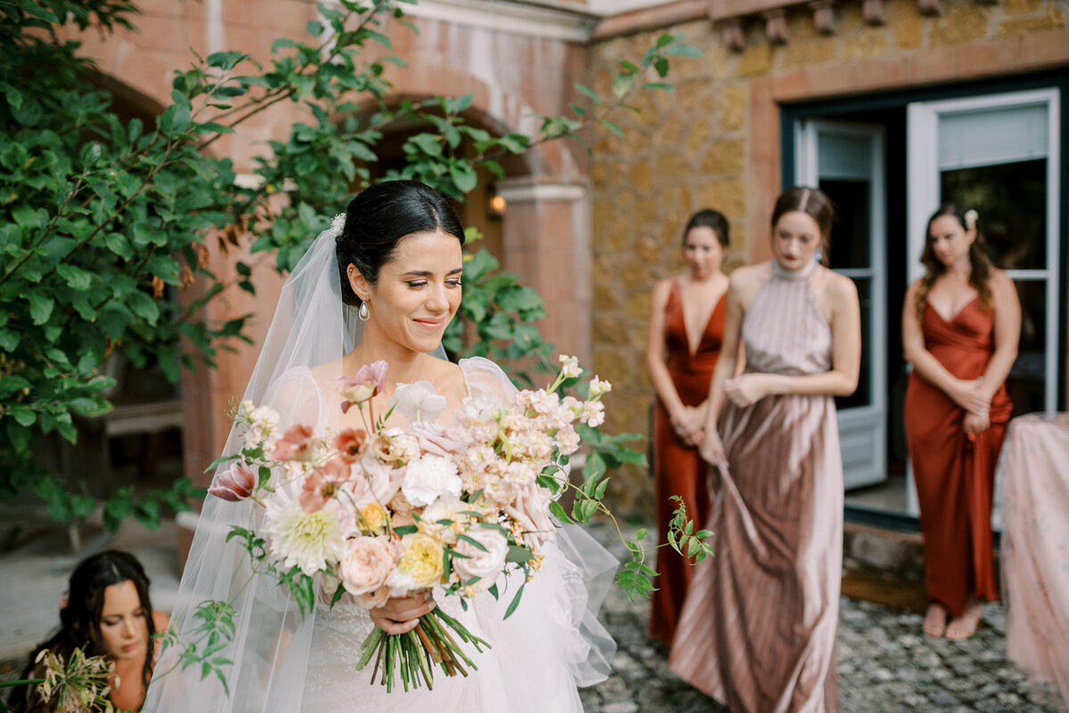 The bride in a Vera Wang Bridal Dress and the Bridal Party