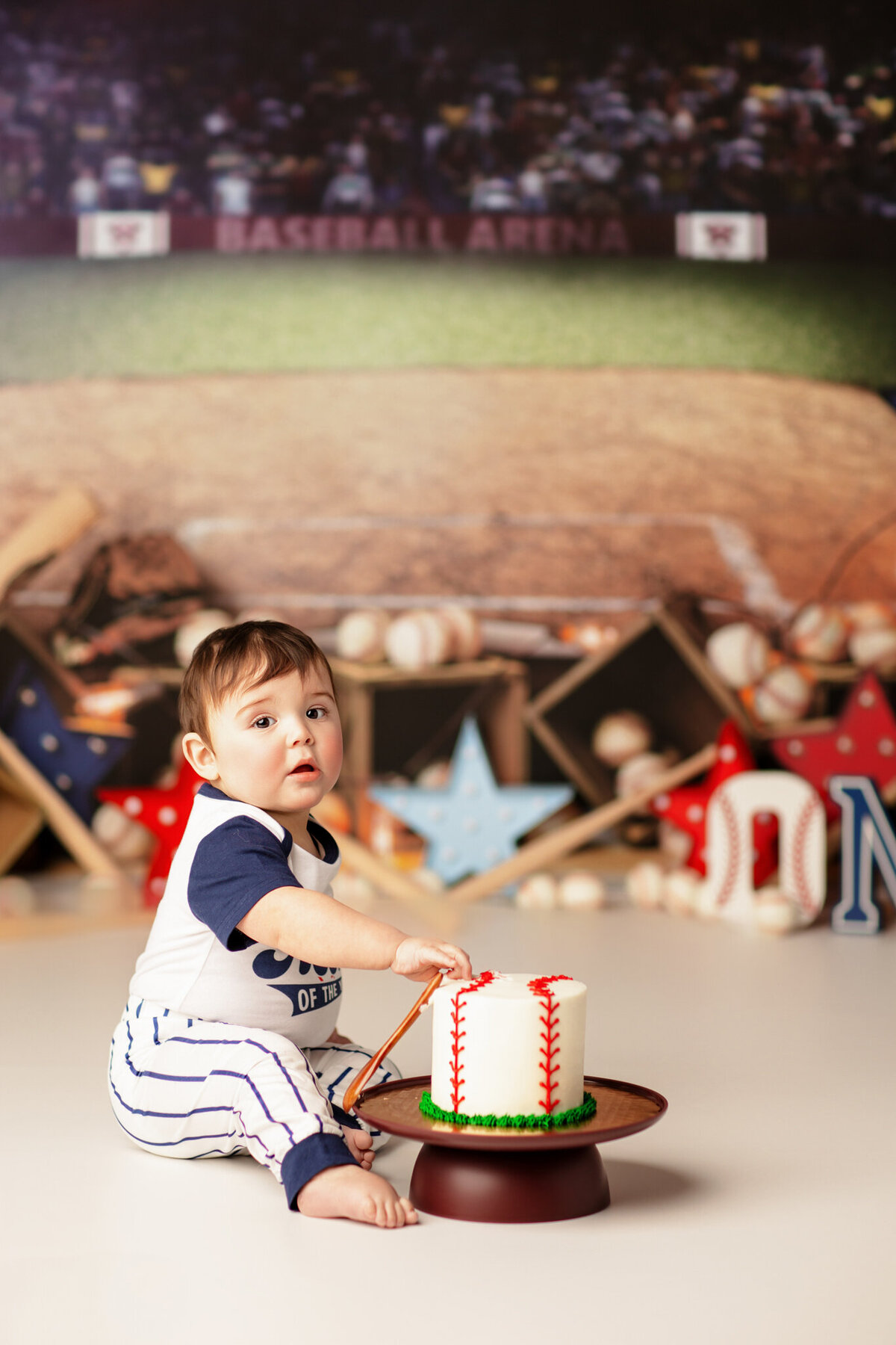 Best NW Arkansas cake smash photographer, cake smash photography near me, baby birthday photoshoot NW Arkansas