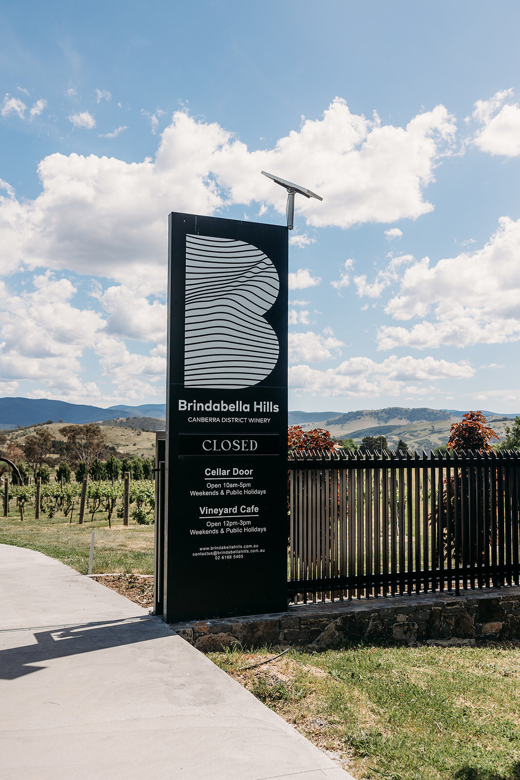 Sign at the main entrance of Brindabella Hills Winery