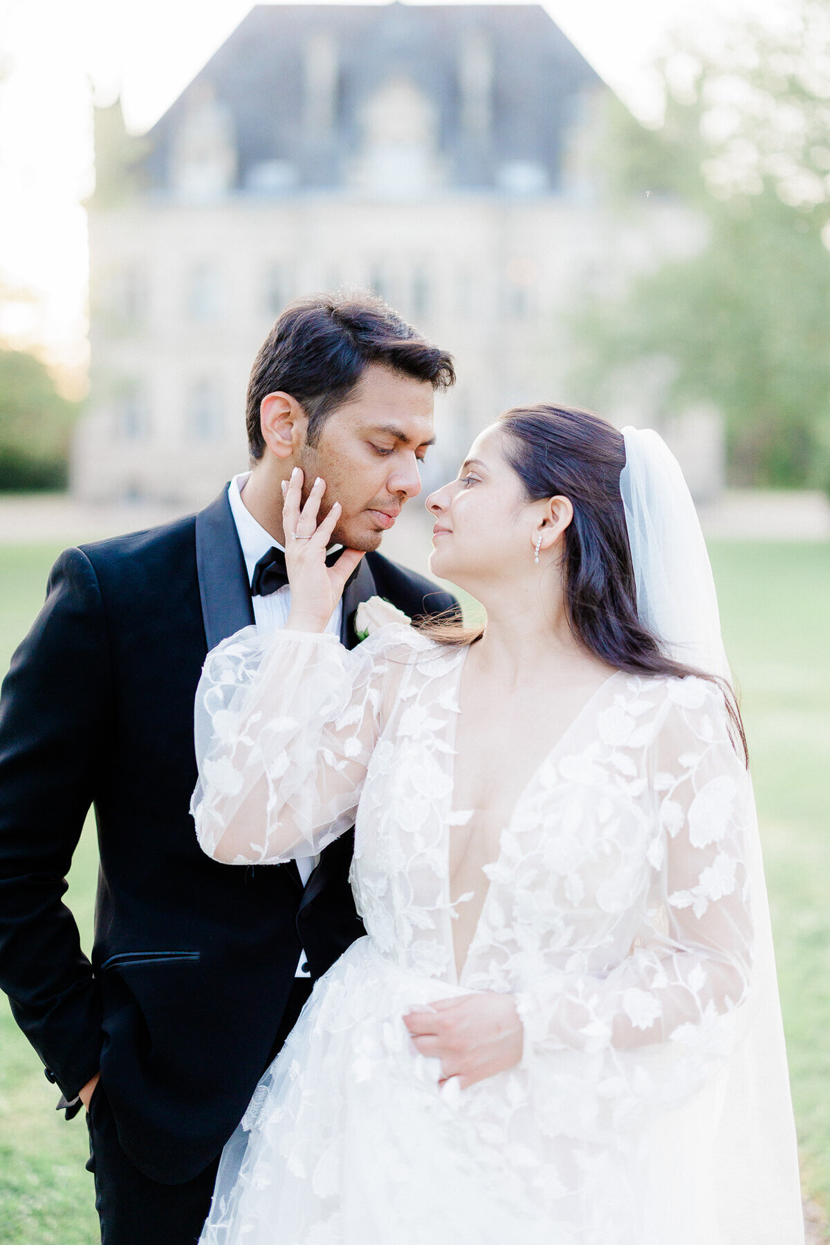 Modern_Chic_Chateau_Valouze_Destination_Wedding_Photographer-201