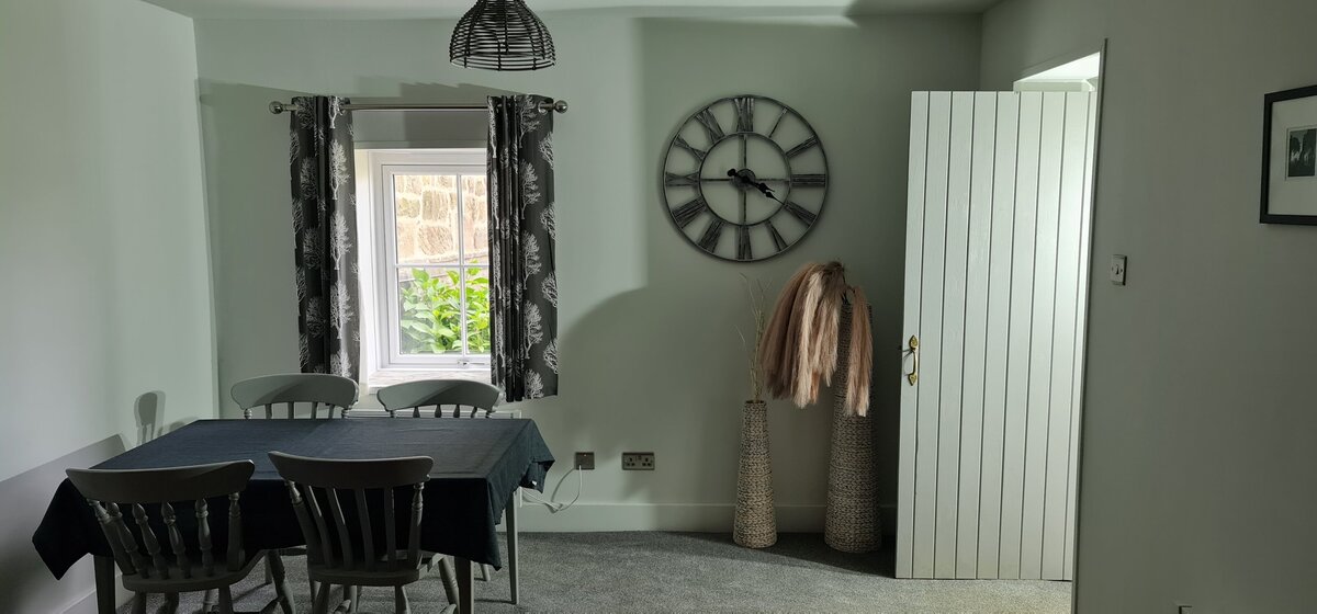 holly_house_cottages_wren_living_room_002