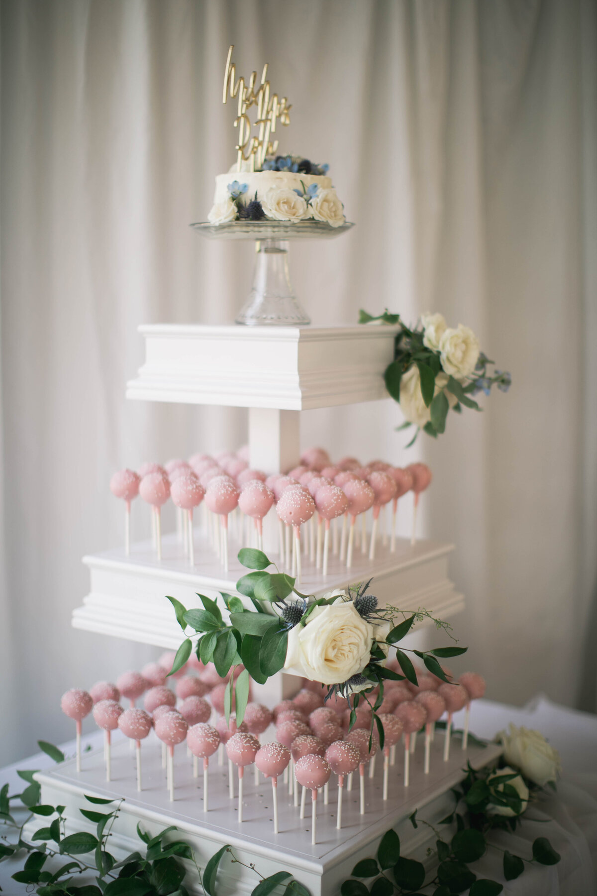 jayde & philip wedding photography - cake pops
