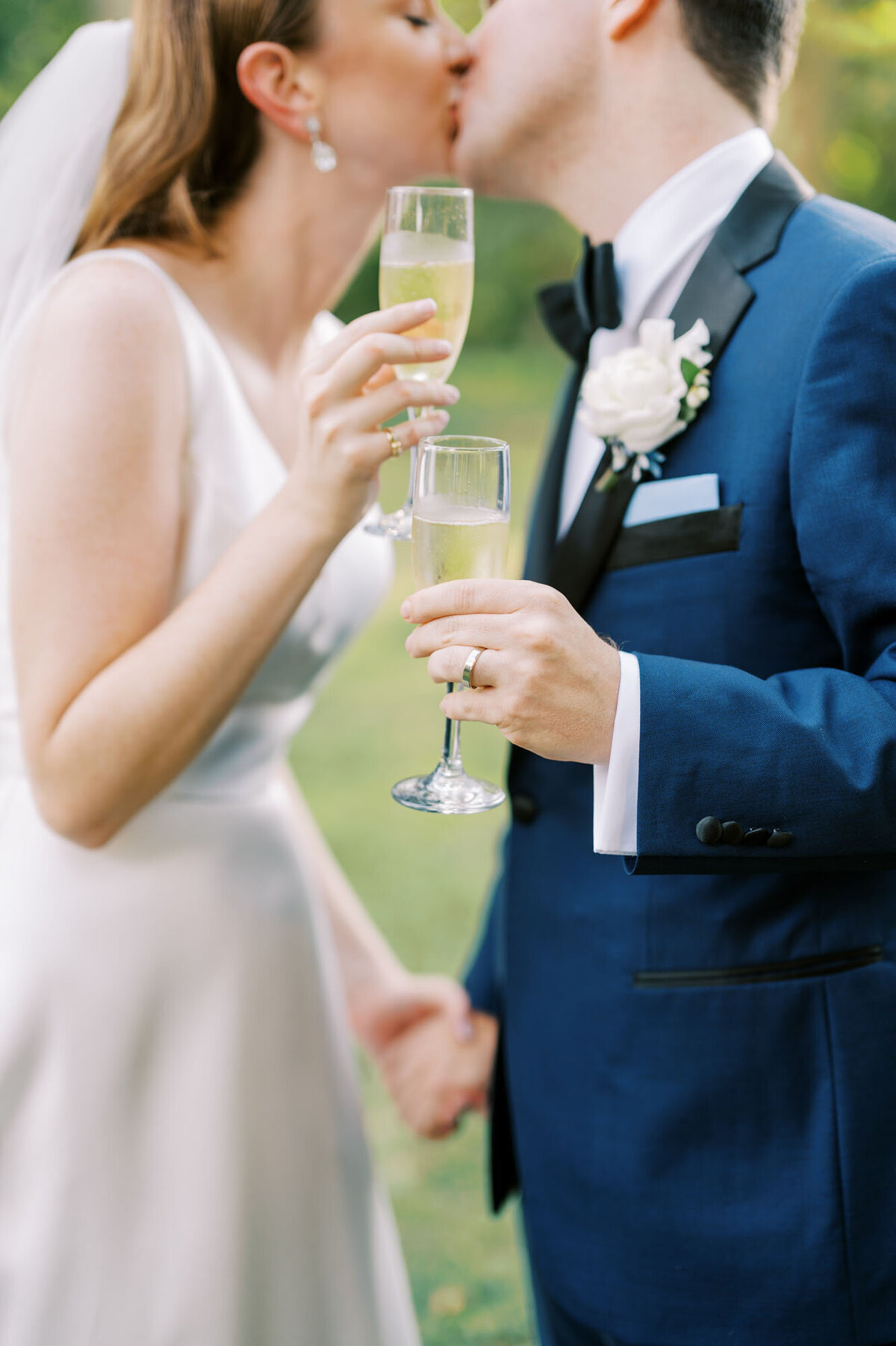 jaclyn-fisher-events-planning-romantic-riverfront-garden-wedding-in-philadelphia-42