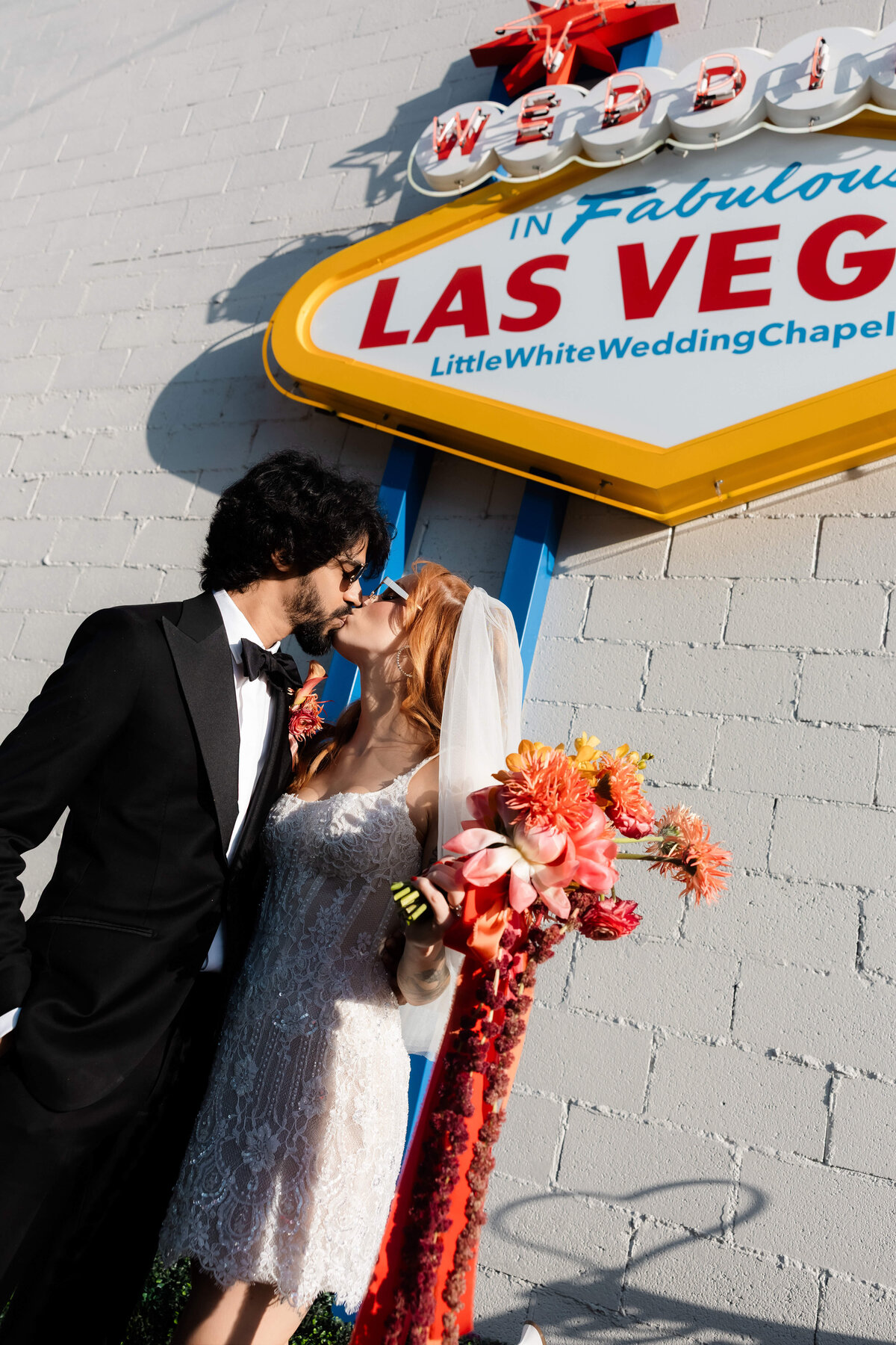 53riskyexposure_hayley-vikram_las-vegas-elopement-photography