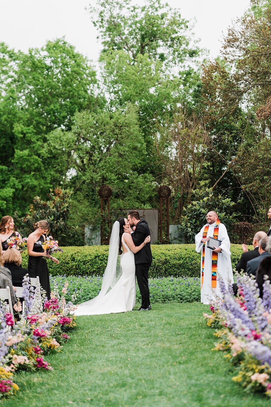 colorful-wedding-flowers-ceremony-barr-mansion