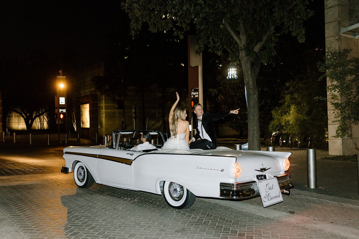 alexa + alex - nasher sculpture center - dancing + exit - jaycee quinn photography-341