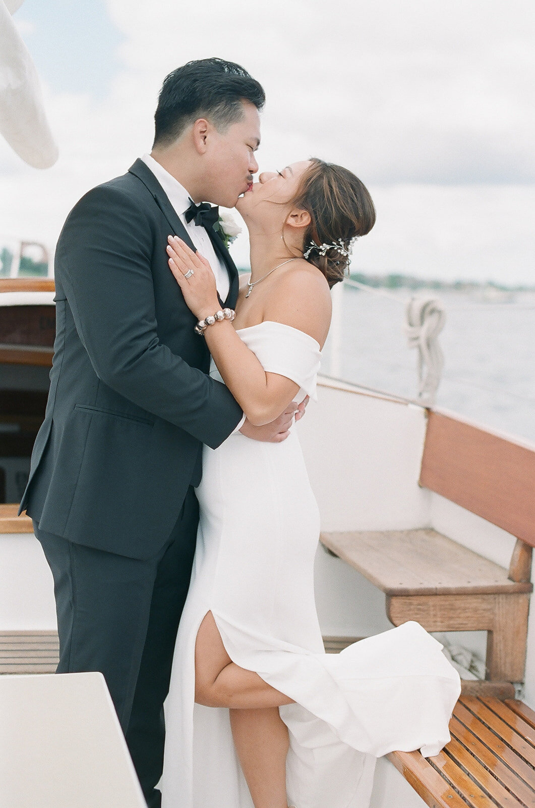 Elopement_Sailboat_Wedding_Newport_RI548122_0007222CHilaryBPhotography