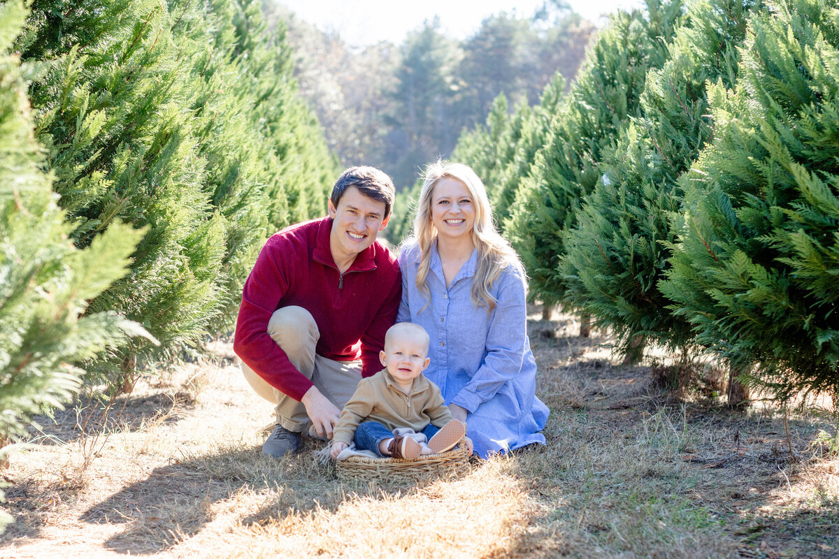 ChristmasTreeFarmMiniSessionGreenvilleSCJennyMacyPhotography-KellyB-47