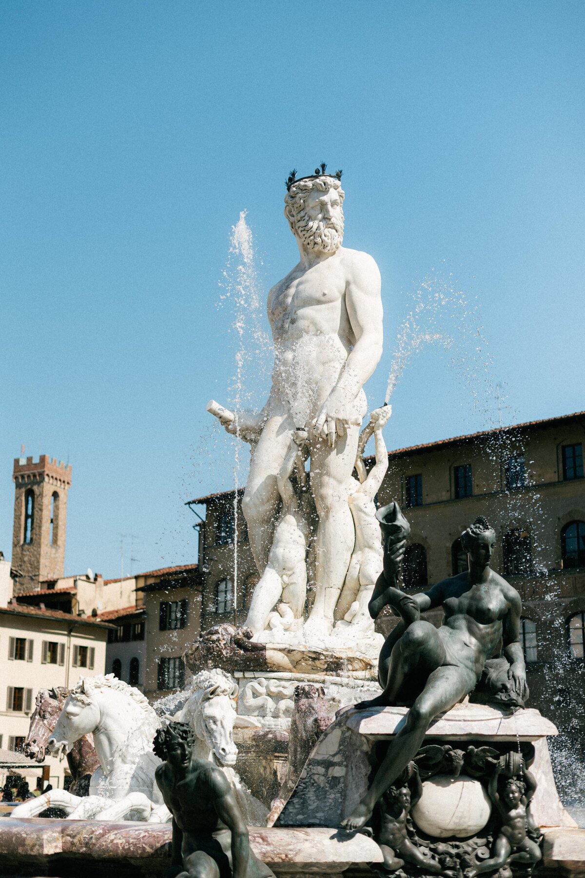 Romantic Italian wedding portraits with timeless editorial energy.