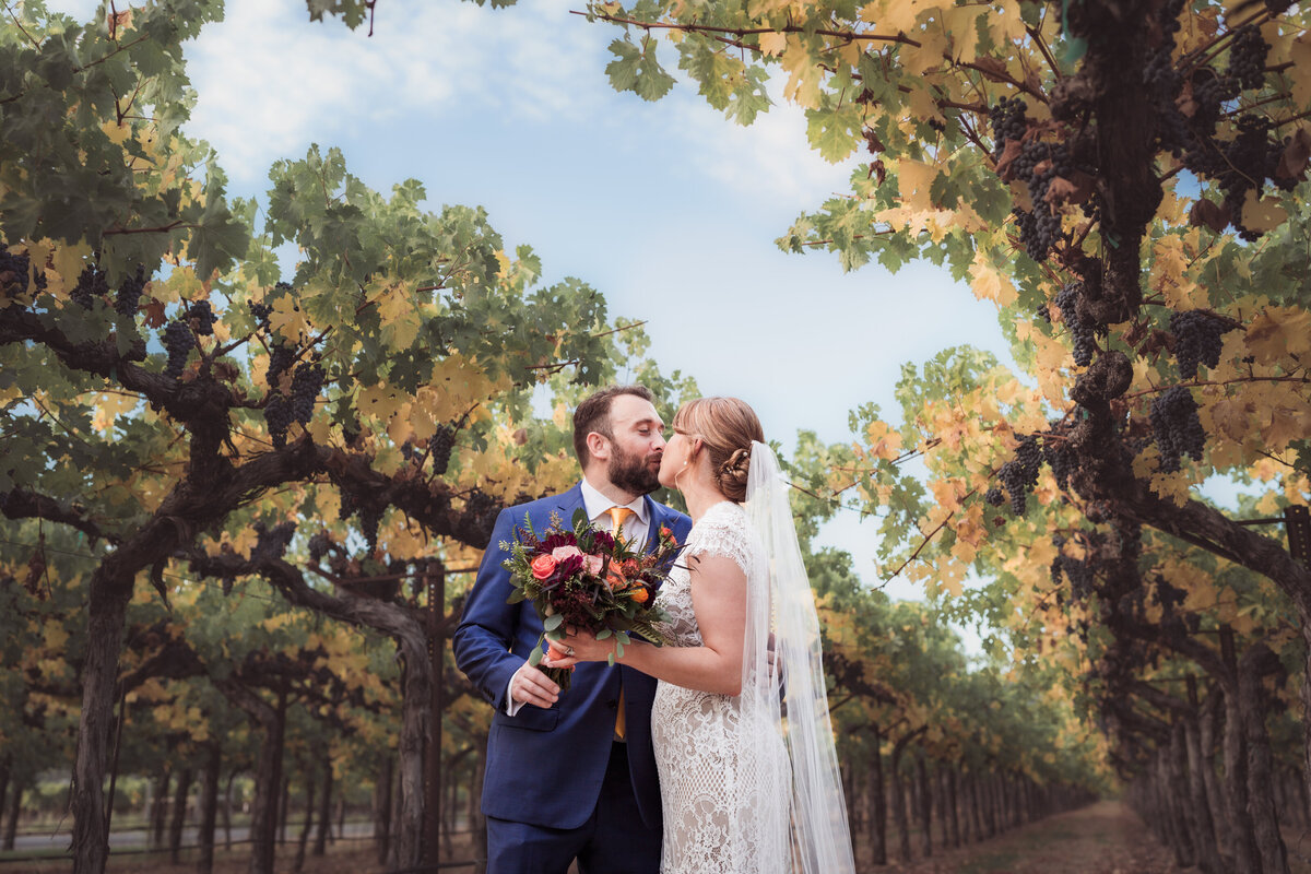 sonoma-wedding-vineyard-23-24