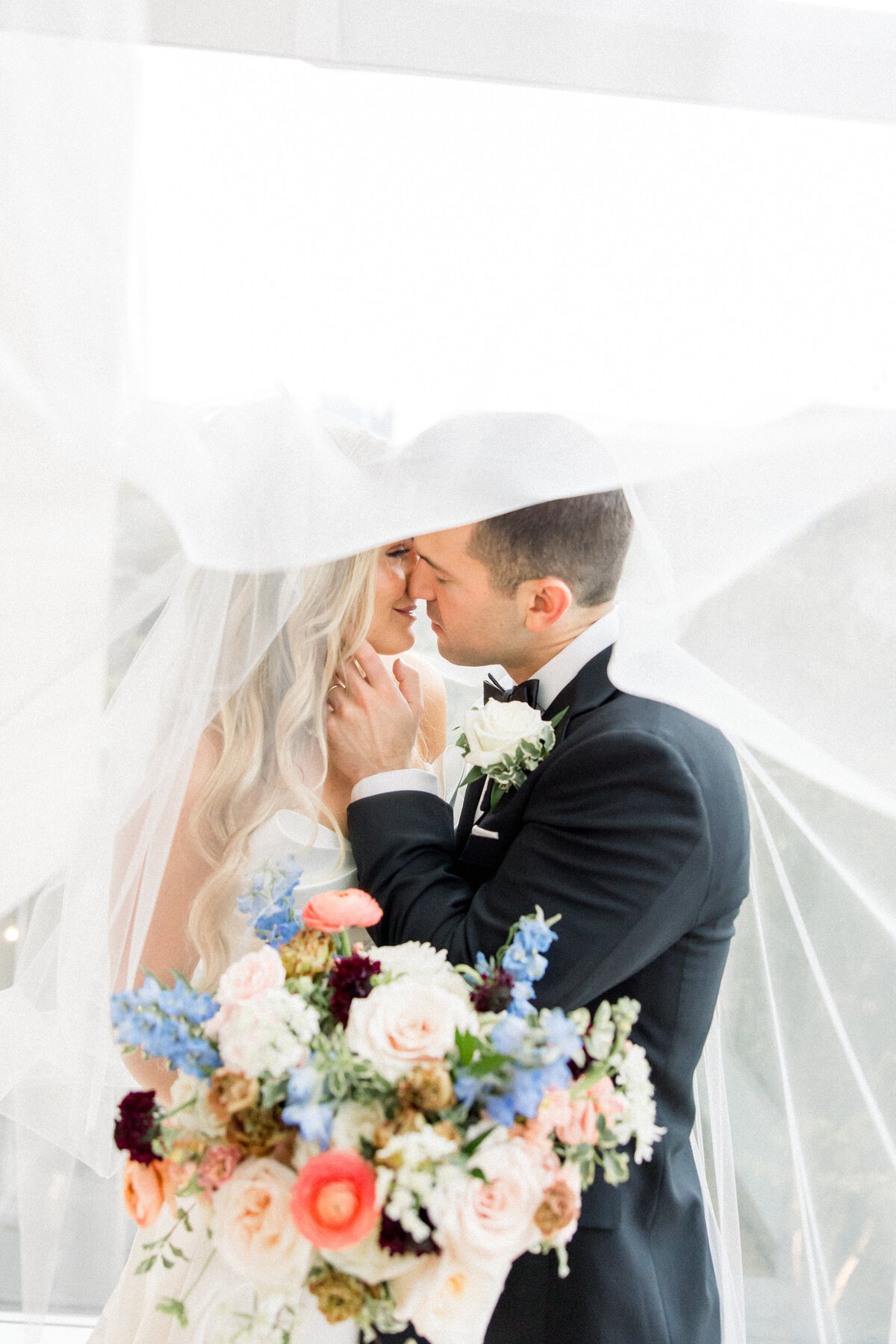 Luxury wedding at Columbus Museum of Art in Columbus Ohio