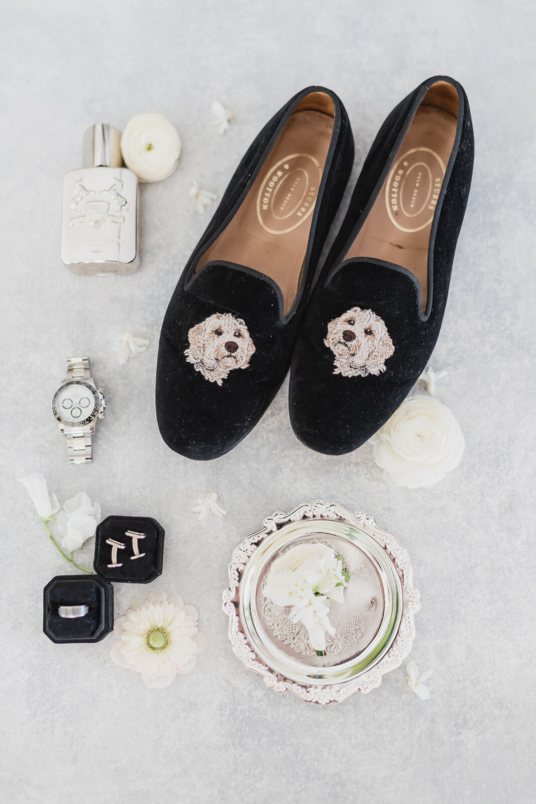 A black tie luxury al fresco spring wedding in Grand Rapids at Venue2Three provided by Grand Rapids wedding photographer Kari Dawson113