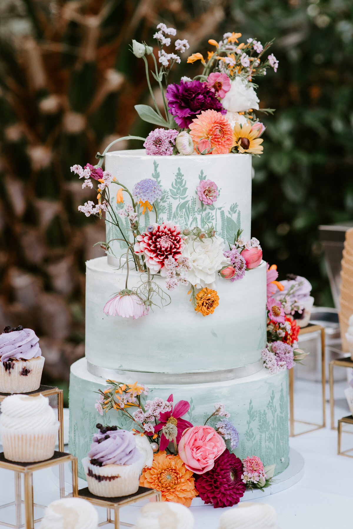 2025 Dannys Zuckerwerke Hochzeitsfotos Hochzeitstorte Hochzeitsfotograf Blumenhalle Jülich Lichtsammlerin Sarah Thelen Fotobox Aachen Köln Düsseldorf.jpg00003