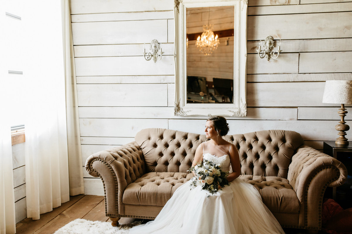 Alexa-Vossler-Photo_Dallas-Wedding-Photographer_North-Texas-Wedding-Photographer_Stephanie-Chase-Wedding-at-Morgan-Creek-Barn-Aubrey-Texas_14