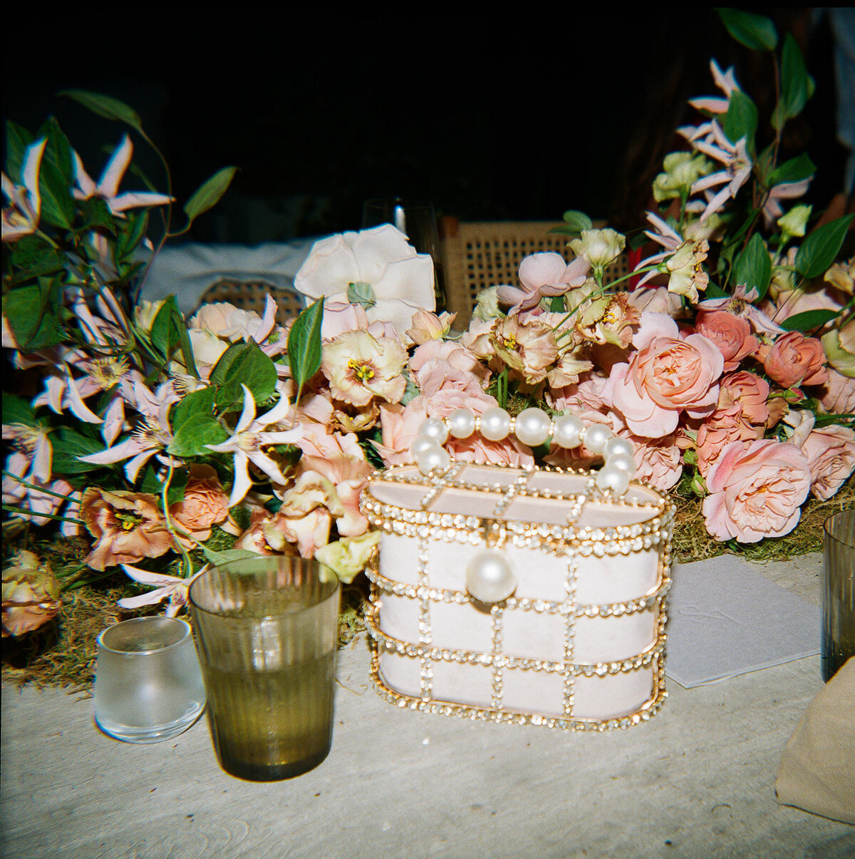 Backyard-Wedding-LosAngeles-ModernFamily-000025580008