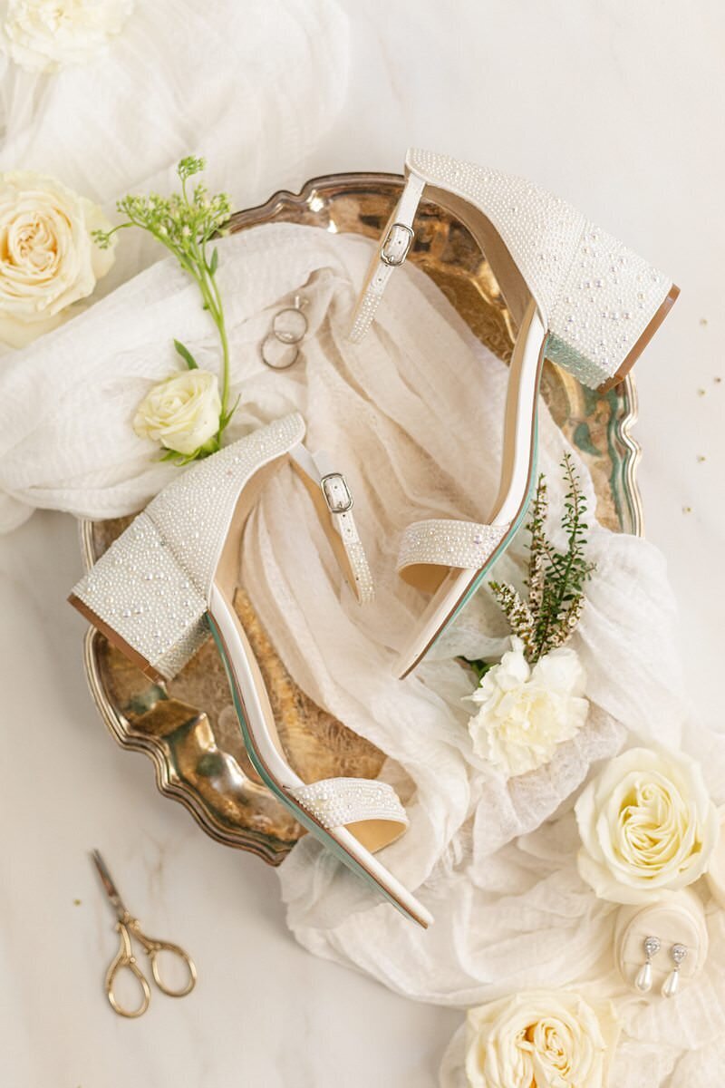 Classic Wedding at City Church of Evansville with Reception at ECC008