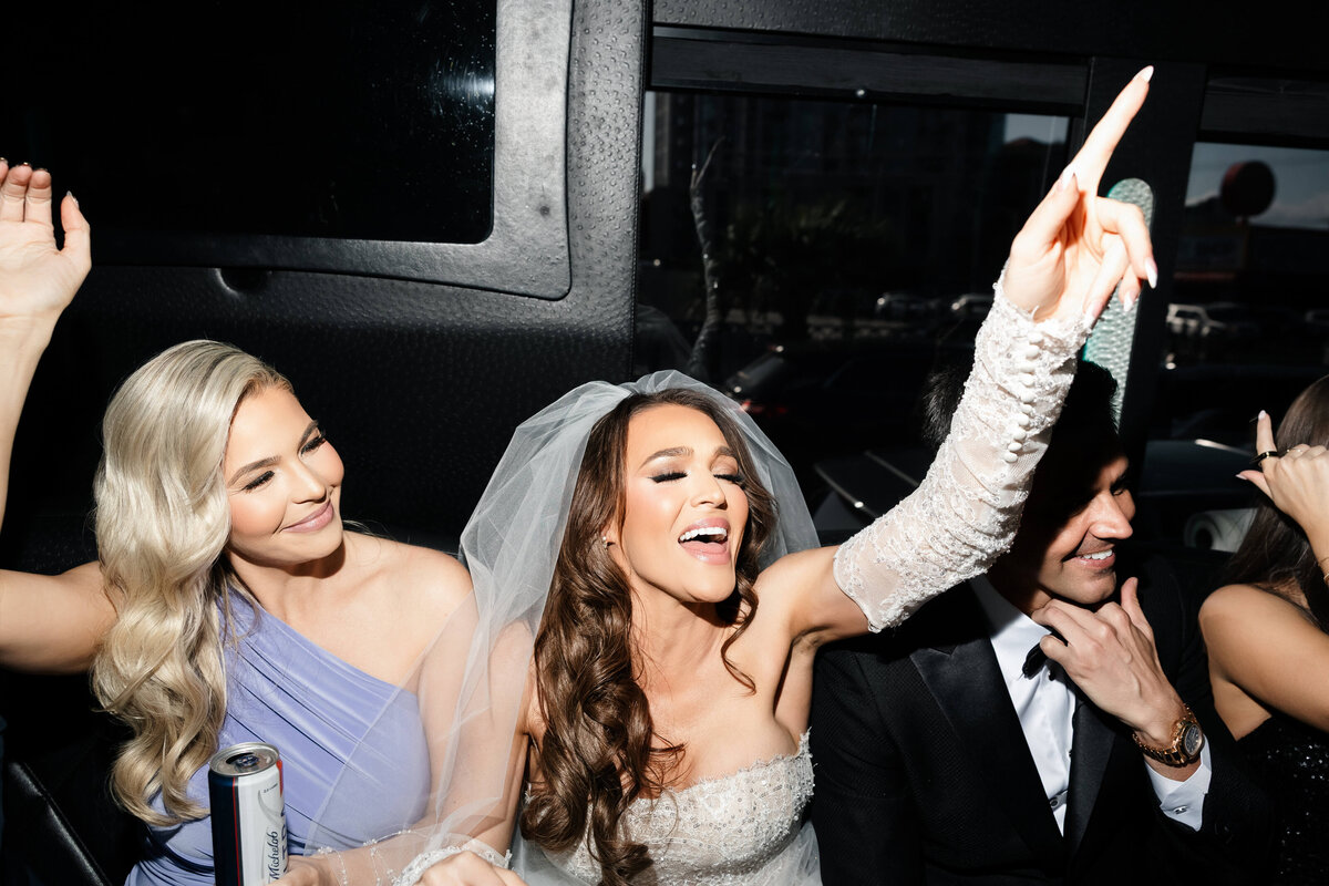 45riskyexposure_alexis-tyler_las-vegas-elopement-photography