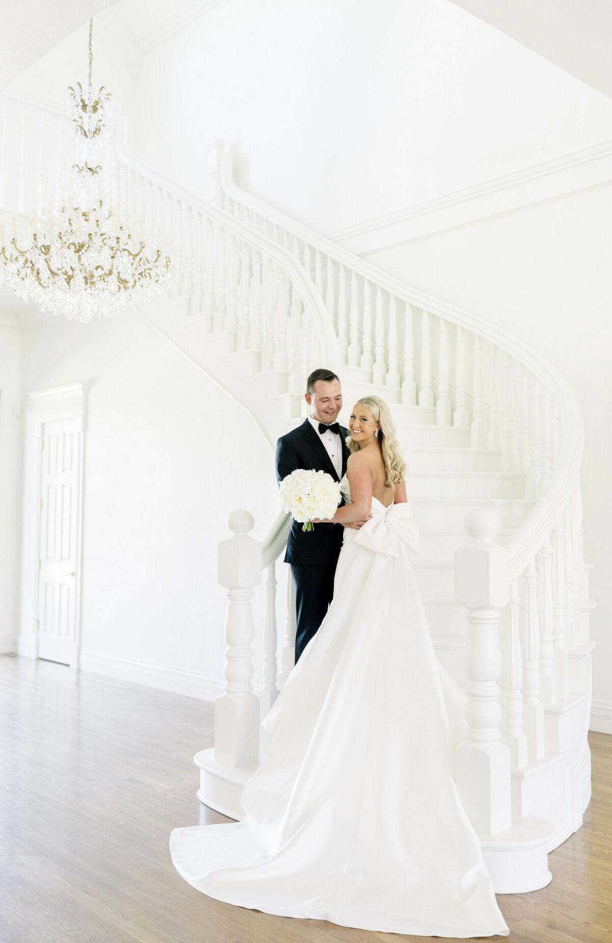 Hannah-and-Kyle-Wedding-Preview-Emily-Nicole-Photo-42