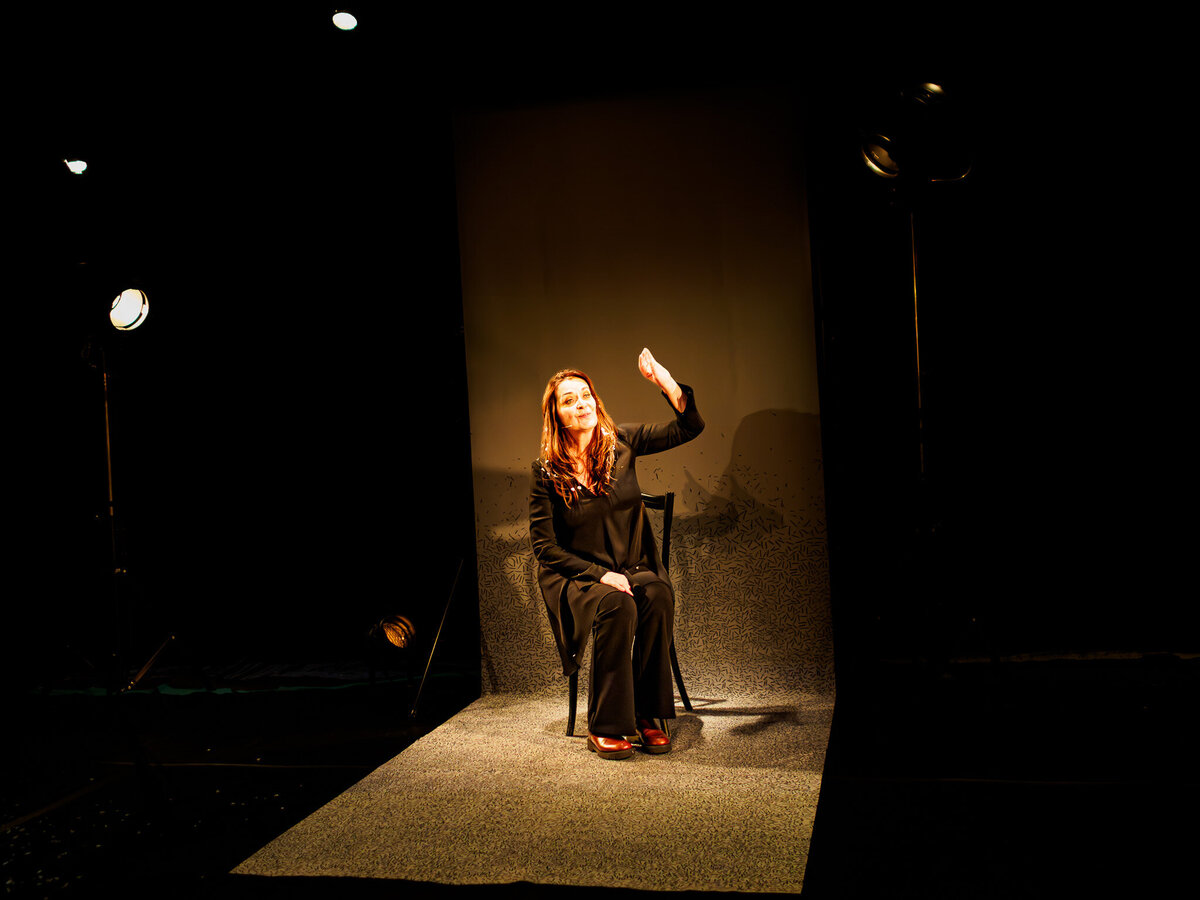 LA FILLE QUI SE SAUVE Cie Amonime TexteCléa Pétrolesi et Catherine Le Hénan_1270081-Enhanced-NR