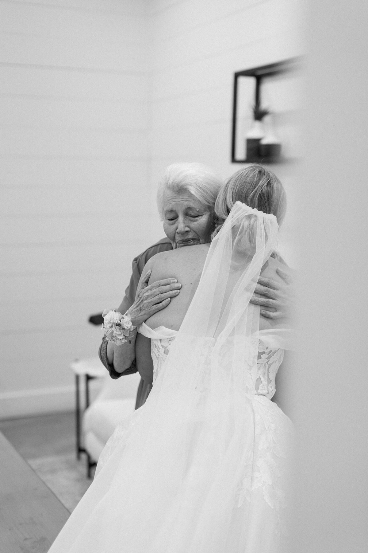 danielleandaaronsfarmhouseweddingkristinnicholephotography48