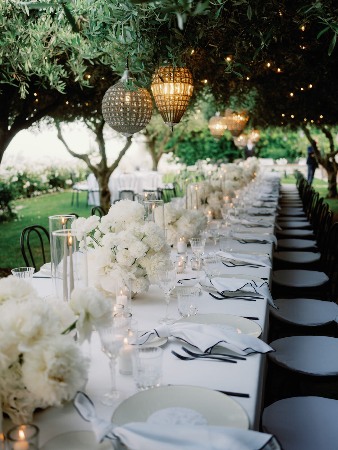 caruso-belmond-hotel-amalfi-coast-ravello-wedding-11-dining-lanterns-floral-decor-jenny-fu-studio