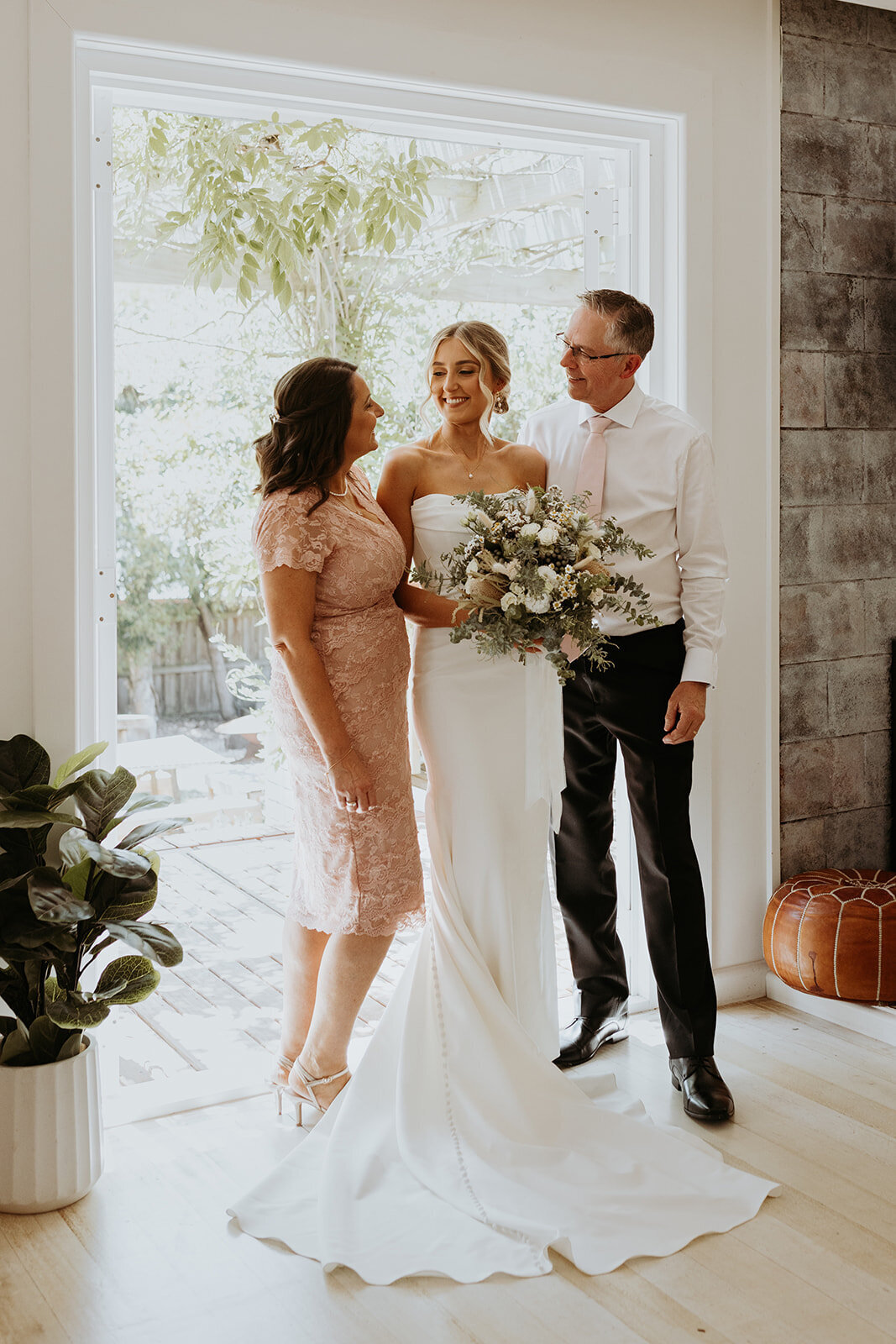 Sneak peek (37 of 195)