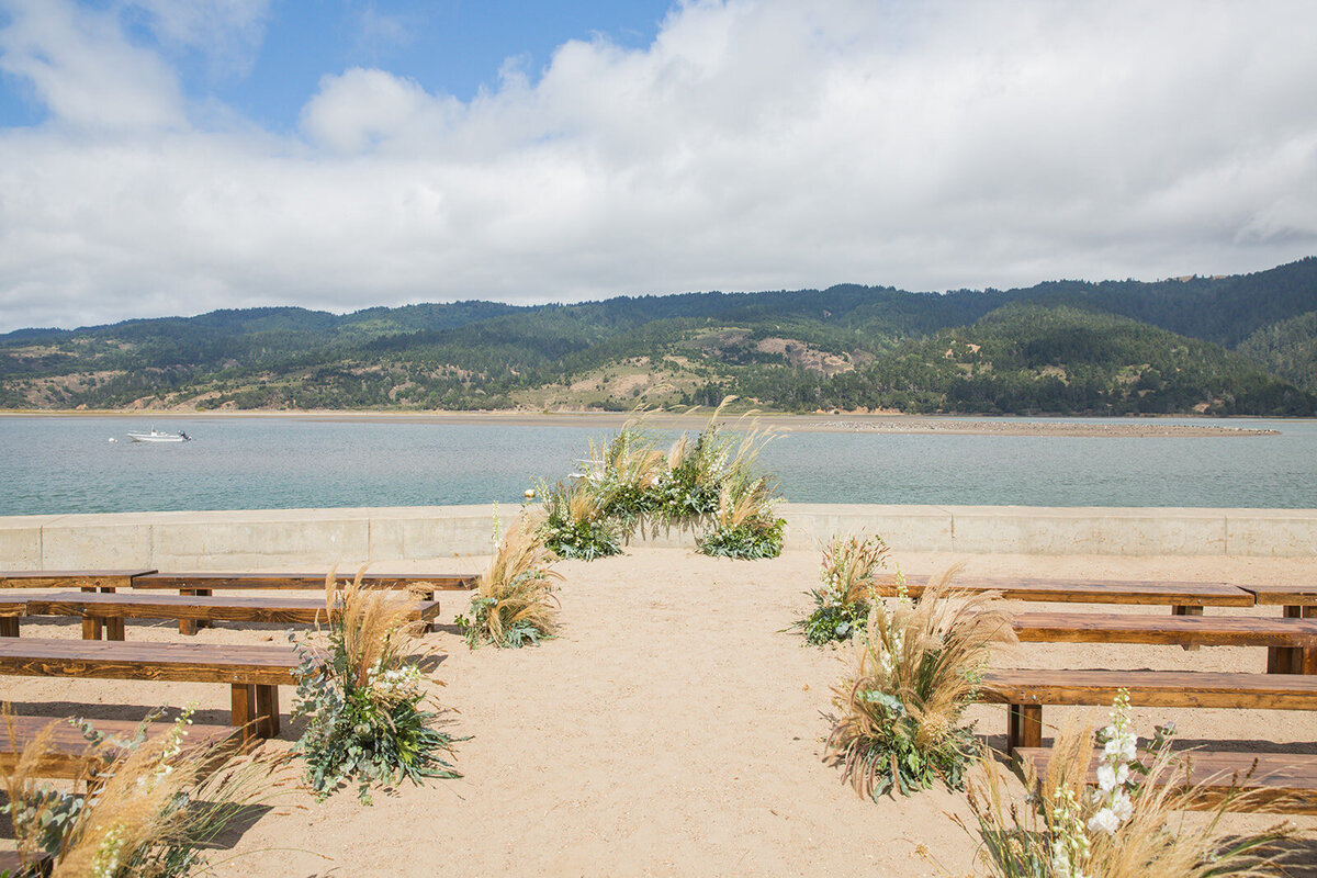 stinson-beach-backyard-wedding-planning-and-design-jacinda-weddings-and-events-11