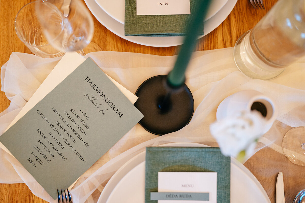 svatba držovická stodola výzdoba