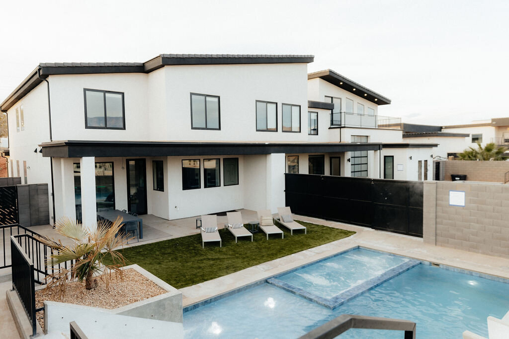 Beezah_FrankiesPlace_ALL-71