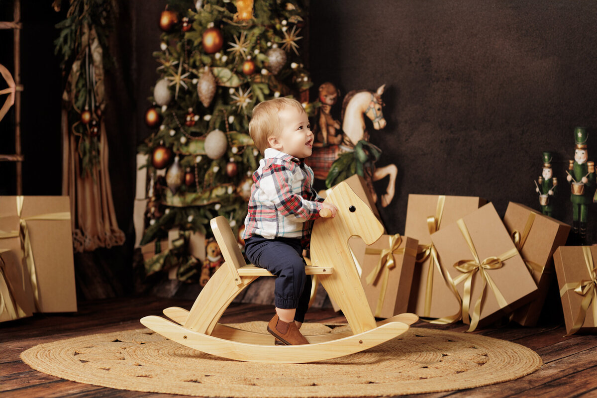 Best NWA holiday photographer, holiday portraits near me, Northwest Arkansas holiday photography, NW Arkansas holiday photos, NWA santa photos