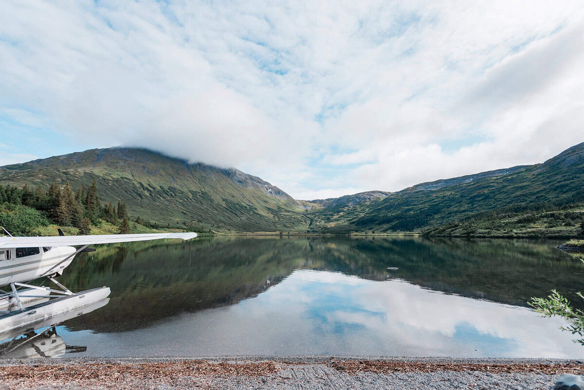 fun-things-to-do-on-a-luxury-romantic-vacation-getaway-in-alaska-Soul-and-Sky-Weddings