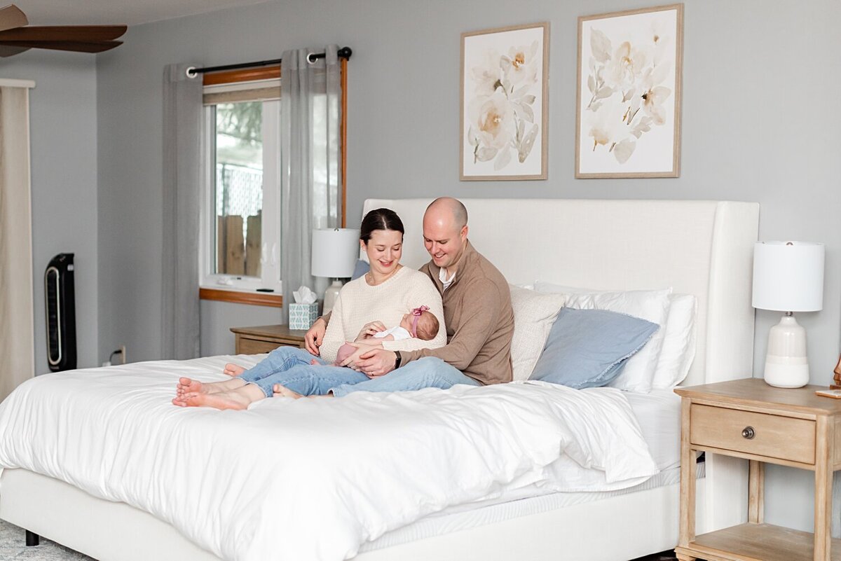 Newborn- Lifestyle-Photographer-WV-Wedding_0007
