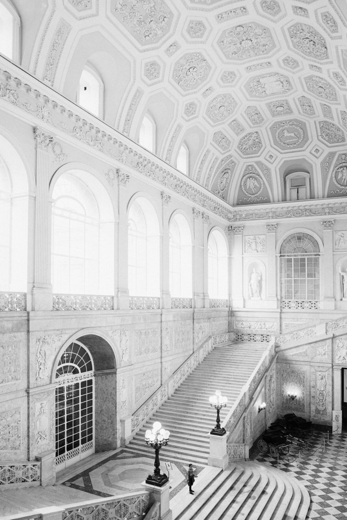 pyry-kantonen-026-naples-napoli-palazzo-reale-wedding-photographer