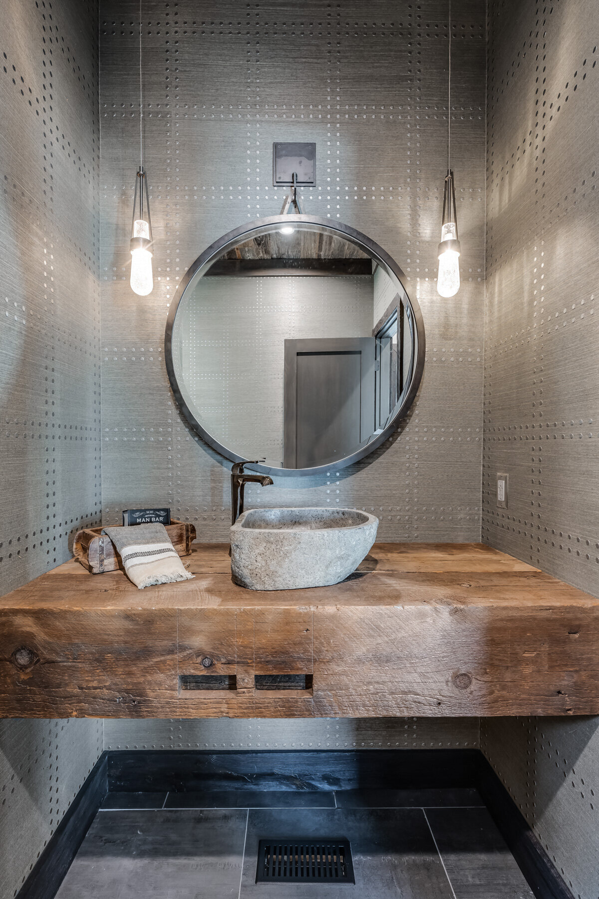 stub bathroom (1)
