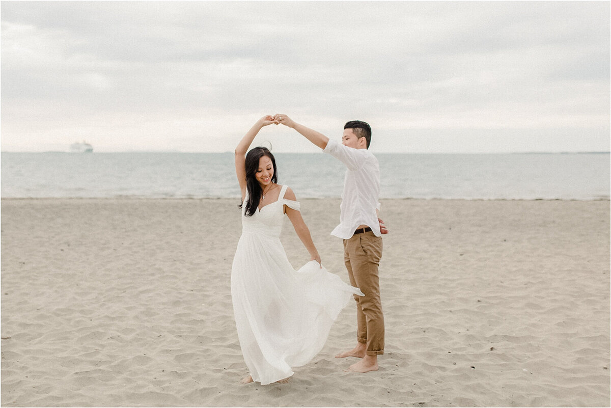 couple dancing on the beach