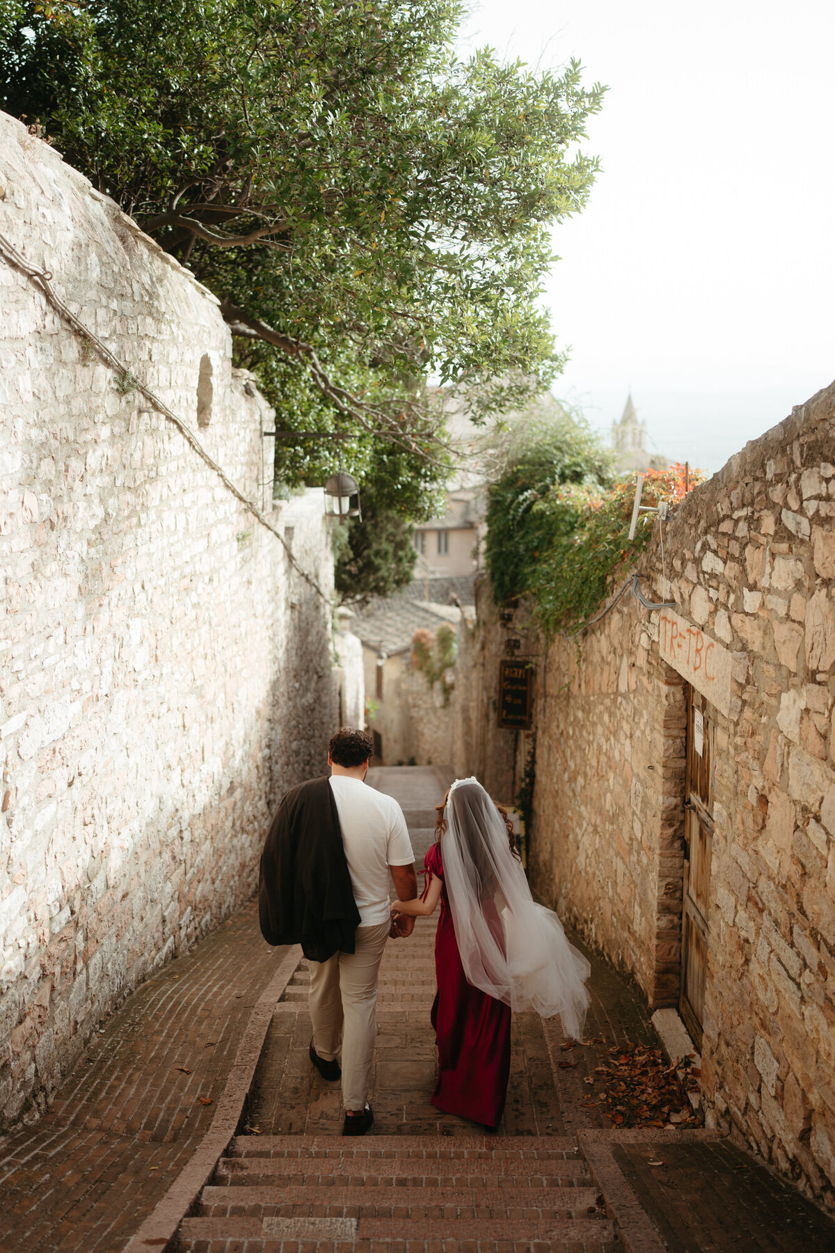 the_chaffins_international_destination_wedding_elopement_photographers_sammie_chaffin_micah_editorial_adventure_photos_travel_tuscany_italy_37