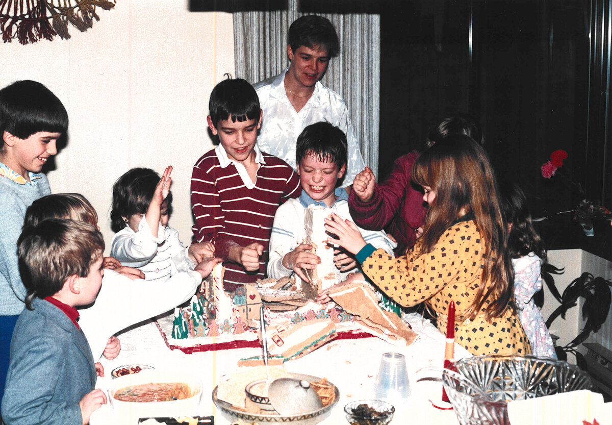 Brent Ray Fraser Breaking Moms Gingerbread House Xmas Eve 1986 