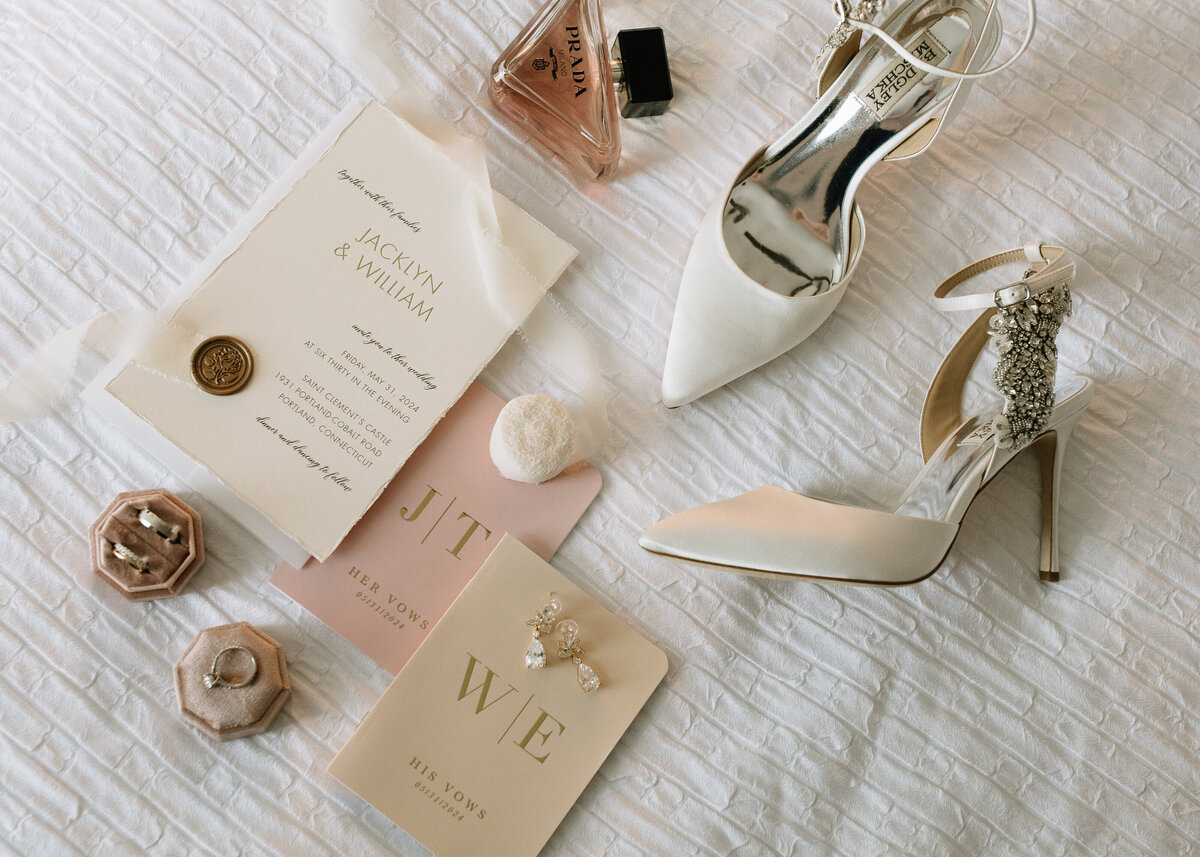 wedding-flat-lay-badgley-mischka