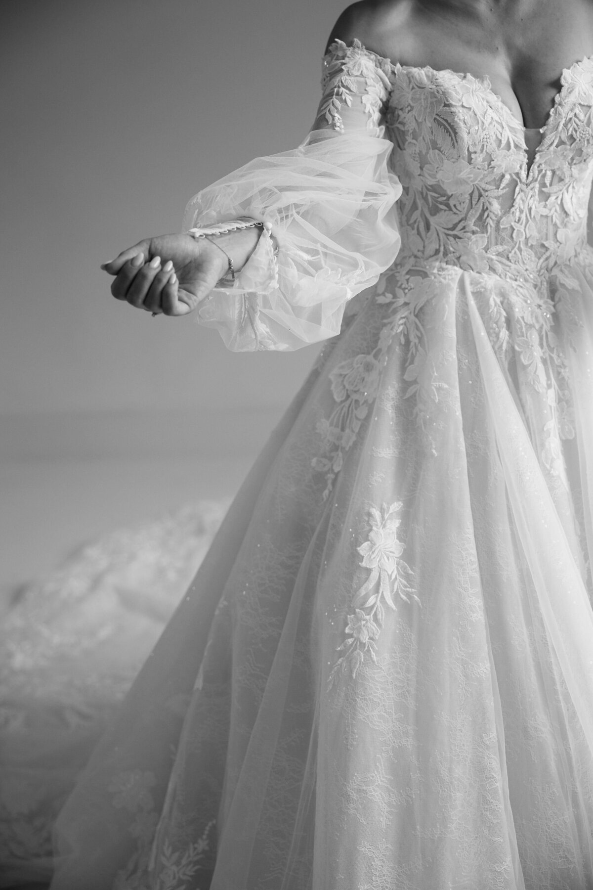 Maudvandenheuvelphotography-S&Rgettingready-221