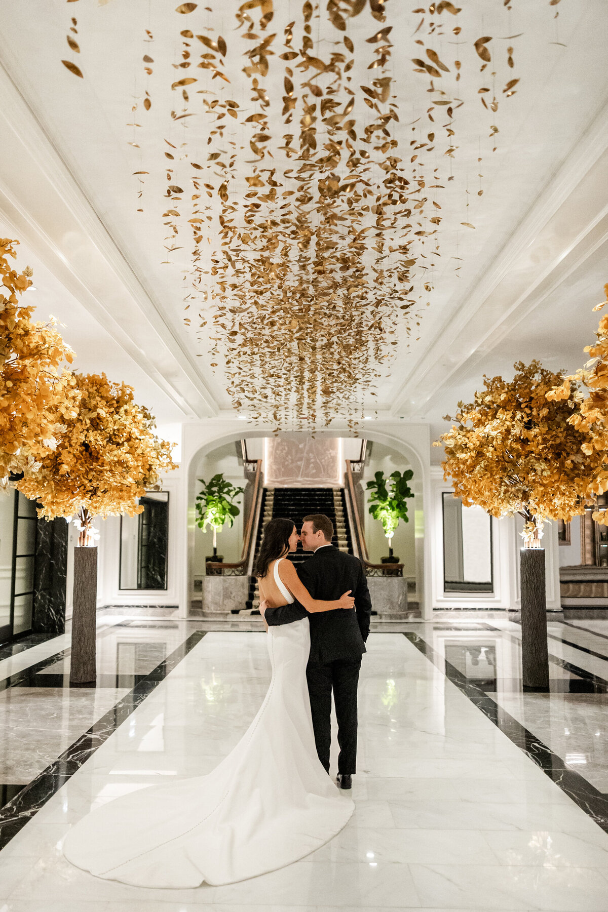 four-seasons-chicago-fall-wedding-alex-ferreri--44