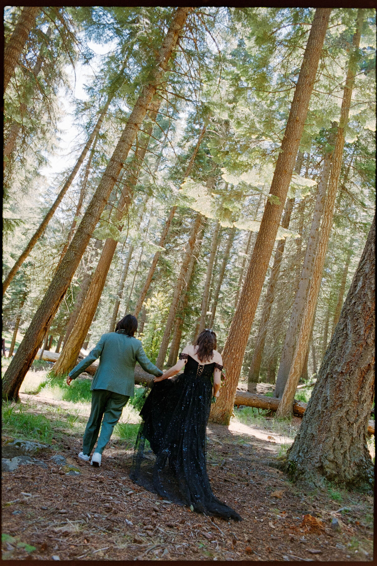 HomeScans_Brenda&JanieElopementPhotos_OregonWeddingPhotographer_KuroCreativeHouse-11